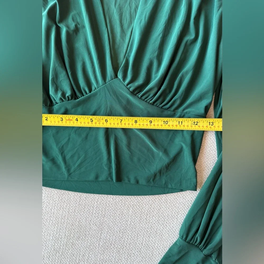 Chic Forest Green Blouse for Women - Picture 3 of 5